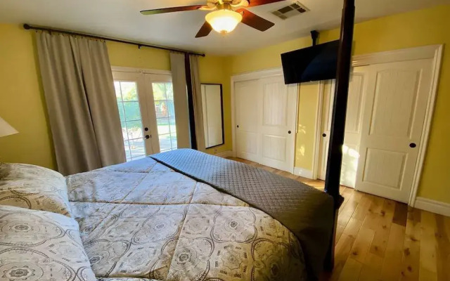 Las Vegas Pool House