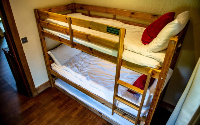 Warwick Castle Hotel and Knight's Village