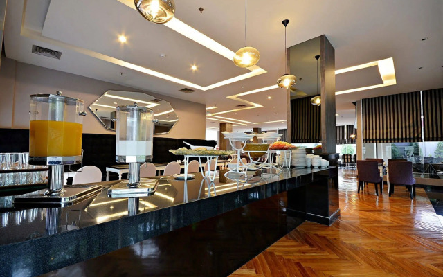 ZEN Rooms Mampang Tendean