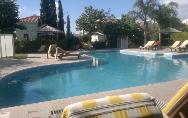 Nina's House Limassol Star