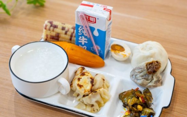 Anji Yunleige Starry Sky Pool Holiday Homestay – Meal – Huzhou