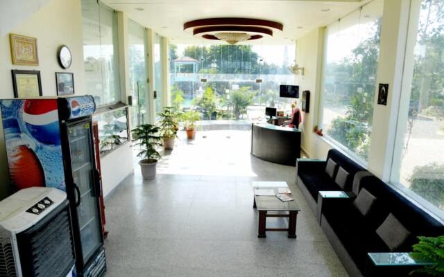 Hotel Rani Bagh Resort