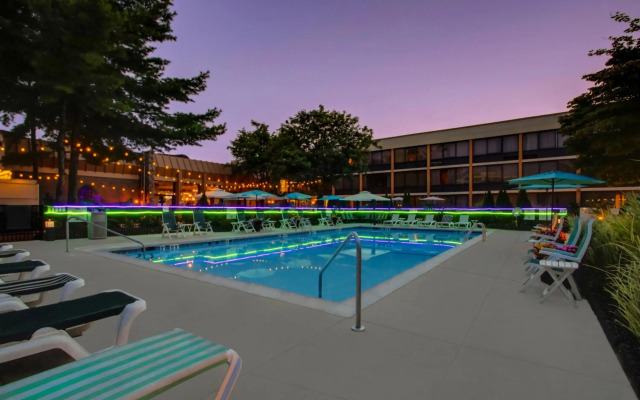 Holiday Inn Westbury - Long Island by IHG