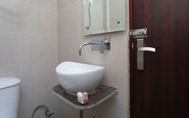 OYO 12503 Hotel Corner Point