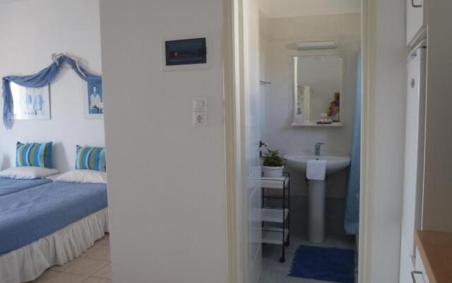 Plori Studios and Apartments