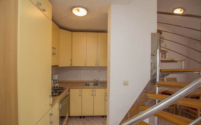 Apartments Vrlika