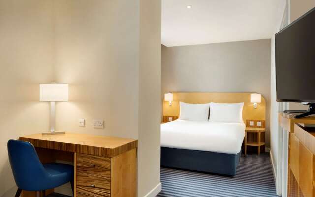 Ramada Hotel & Suites by Wyndham Coventry