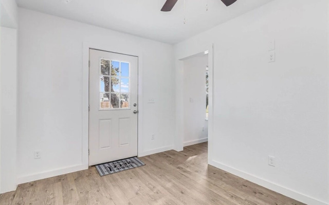 10th Street Bungalow 2 Bedroom Home