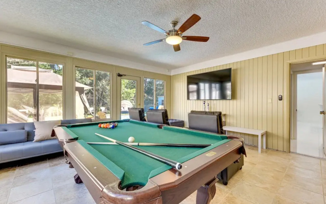 Spacious Jacksonville Home: 6 Mi to Downtown!