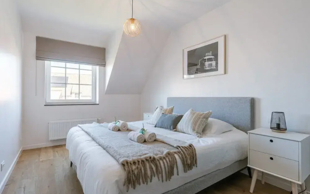 Modern House Julie With Spacious Garden and Garage