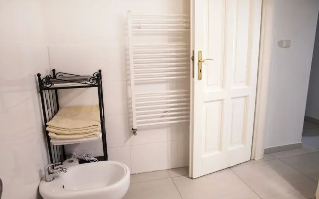Spacious 2 Bedroom Apartment With Nice Terrace