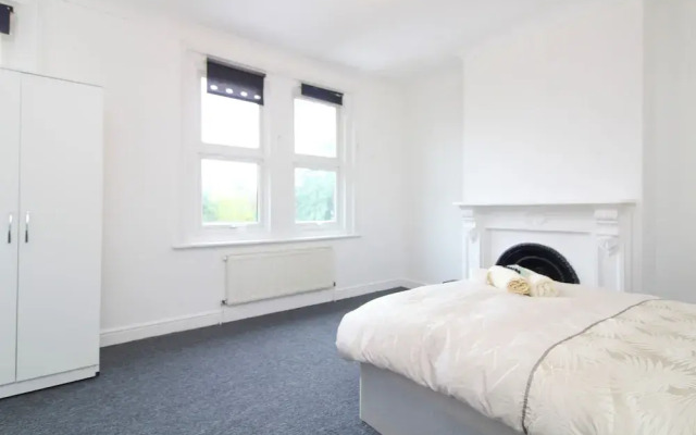 Cosy room in stafford road