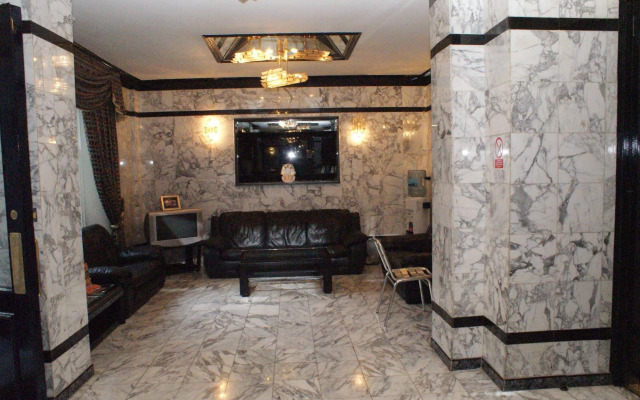 Whiteleaf Hotel