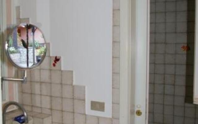 Villetta su canale navigabile