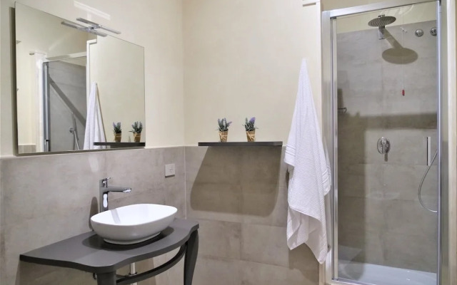 Modern Apartment Near Pistoia With Shared Garden