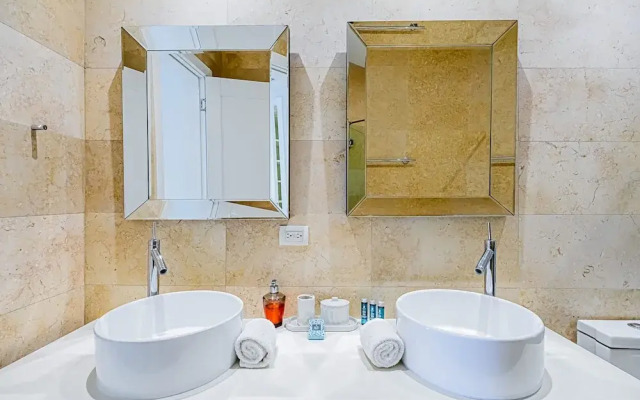 w Prestigious 1BR w Fantastic Balcony in YOO