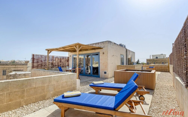 Gozo PH w Private Rooftop Jacuzzi Terrace Views