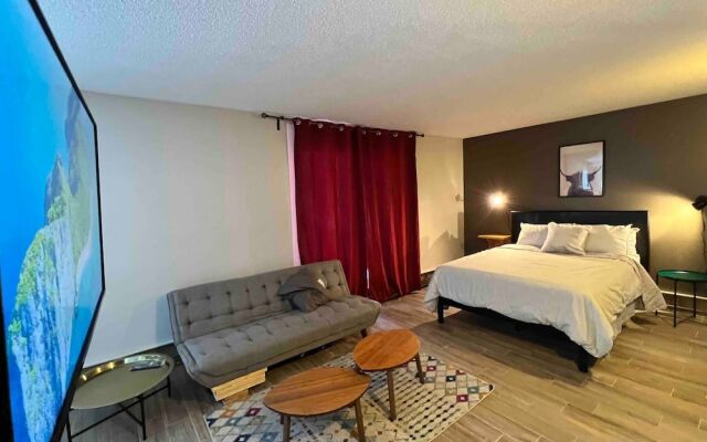 One Bedroom Condo Near Whyte Ave
