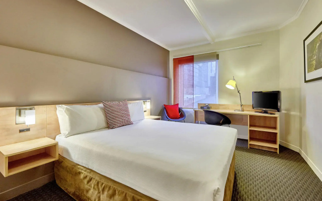 ibis Perth