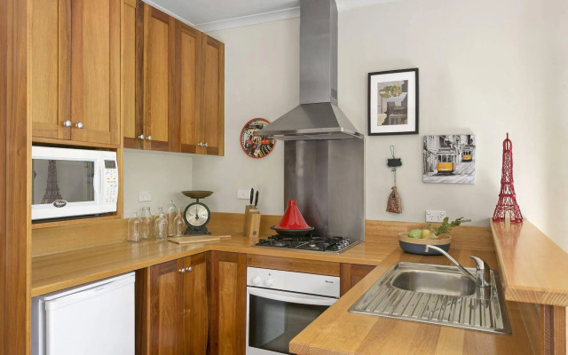 Springhill House on Pardalote