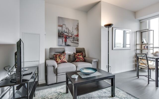 Trendy 2BR Condo in King East Great View