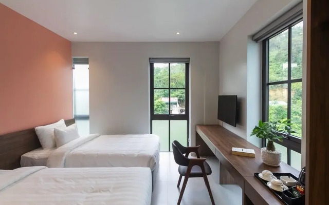 The Twin Hotel