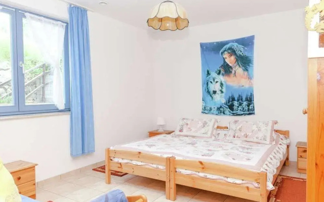 Villa mit Sauna und Garten