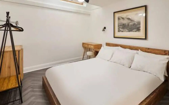 Host Stay Queen Square Hideaway