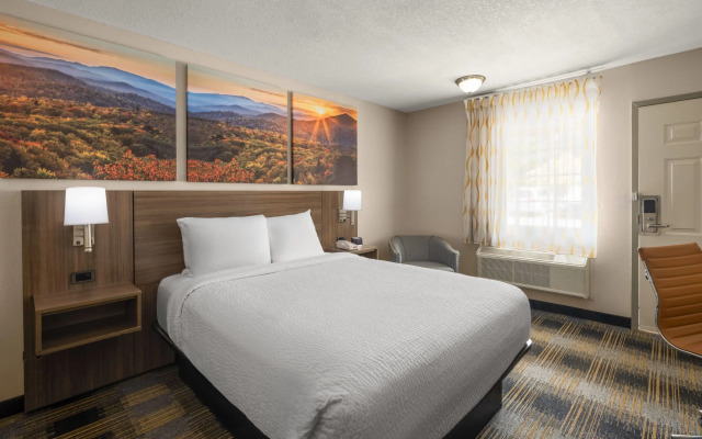 Days Inn by Wyndham Canton