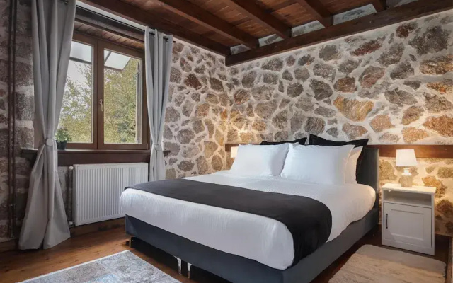 Parnassus Woodstone Chalets- N1- N2- N3