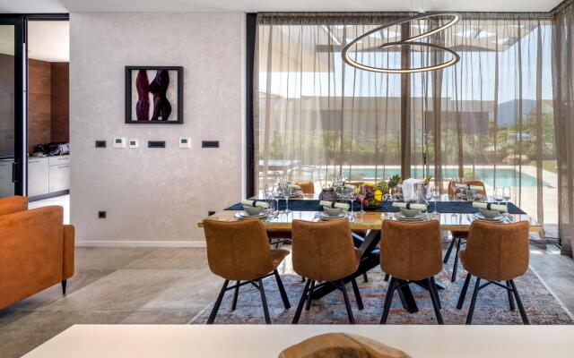 Piera in Brzac with 4 bedrooms and 4 bathrooms