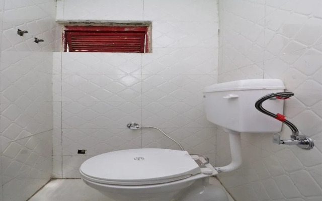 DR Hotel & Lodge by OYO Rooms