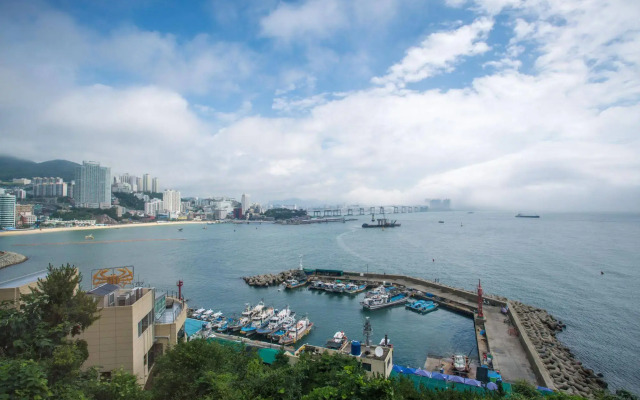 Mono House Busan Songdo Beach