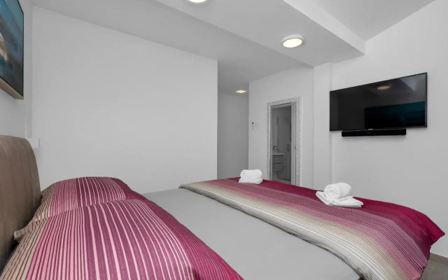 Lulani pool apartment