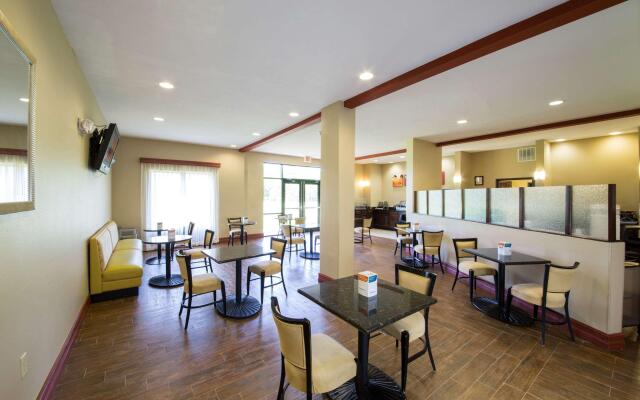 Comfort Suites Airport South