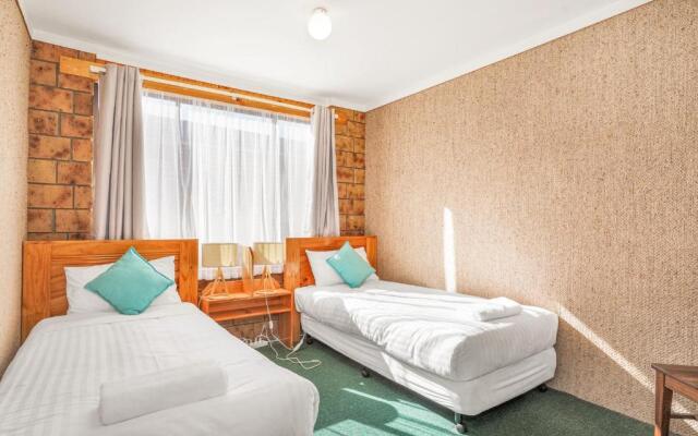 Kellraine Holiday Units