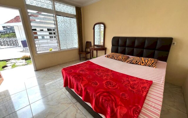 OYO LIFE 92844 Penginapan Cibodas