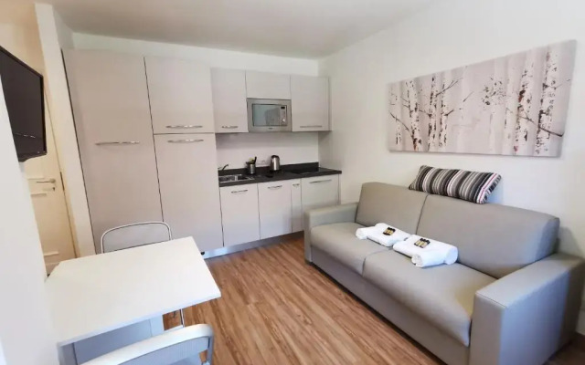 Hostdomus - Smart Tech Apartment