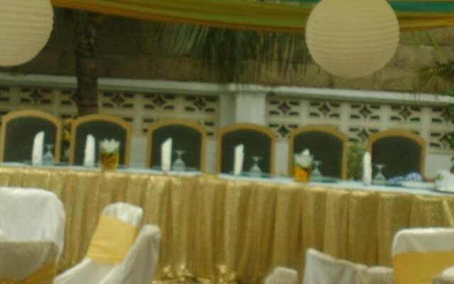 Godville Guest House