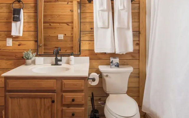 Red Feather Cabins 103