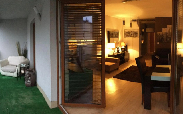 Warsaw King Size Apartment