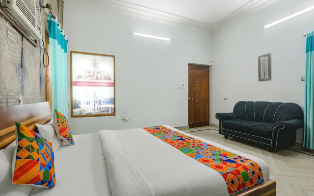 Fabhotel Raka Inn