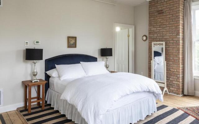 Stewart House at the Athens Hotel