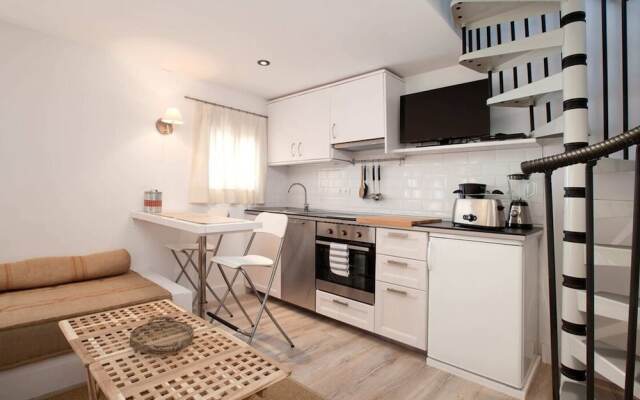 Welcoming Renovated Apartments In Gracia