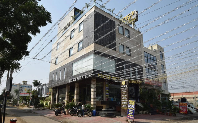 OYO 7110 Hotel Prince