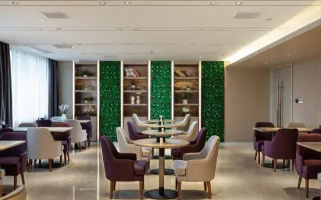 Lavande Hotel Wuhan 2nd Guanggu Road