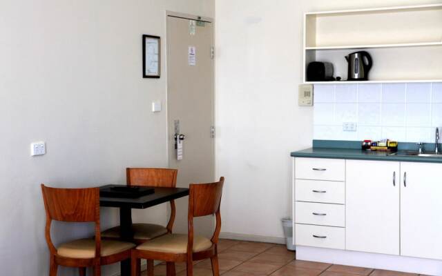 Best Western Travellers Motor Village