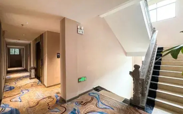 Phoenix Boting Boutique Hotel