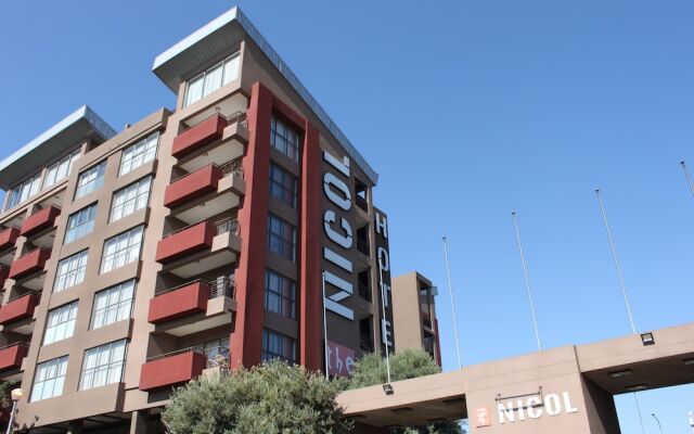 Urban Hip Hotels - The Nicol