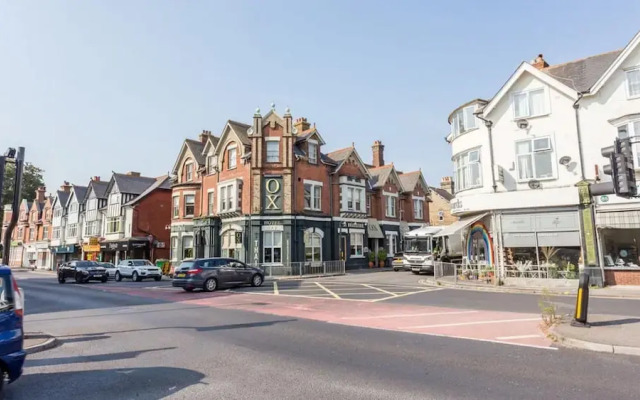 Twin Palms - Poole Dorset